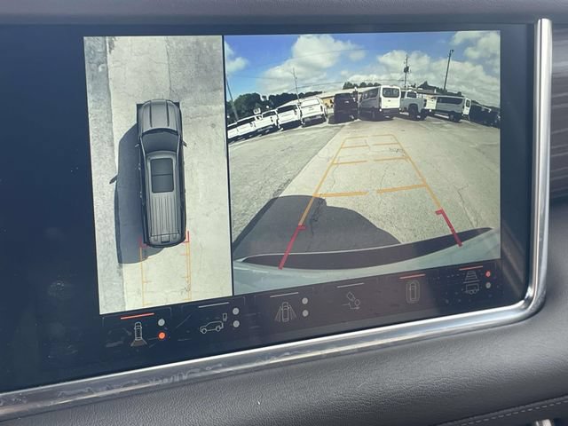 Used 2024 GMC Yukon Denali w/ Advanced Technology Package AWD/4WD image 21