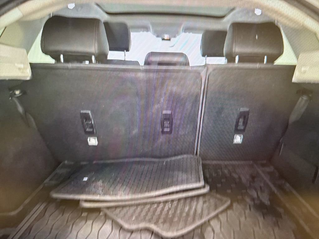 Used 2018 Jaguar E-PACE S image 15