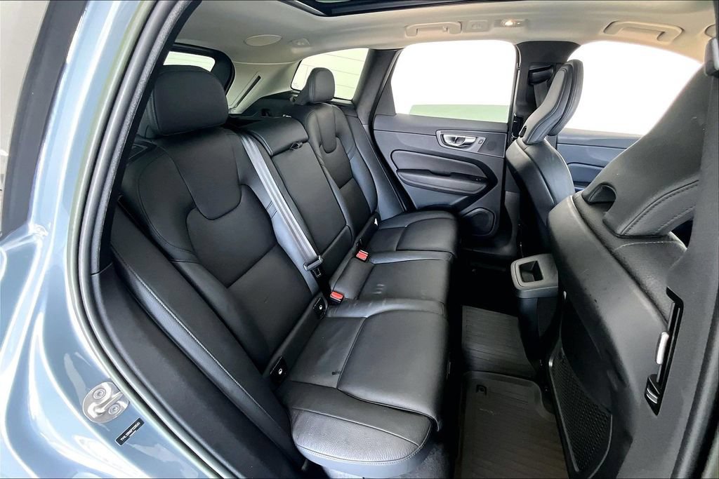 Certified 2023 Volvo XC60 B5 Plus AWD/4WD image 35