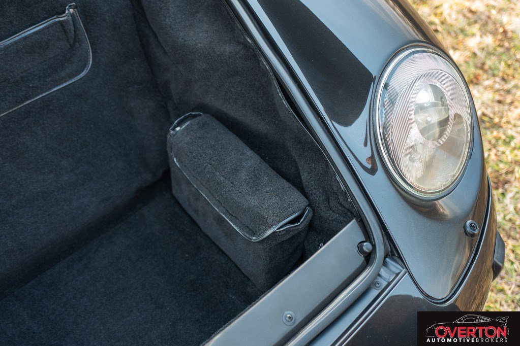 Used 1995 Porsche 911 Carrera RWD image 44
