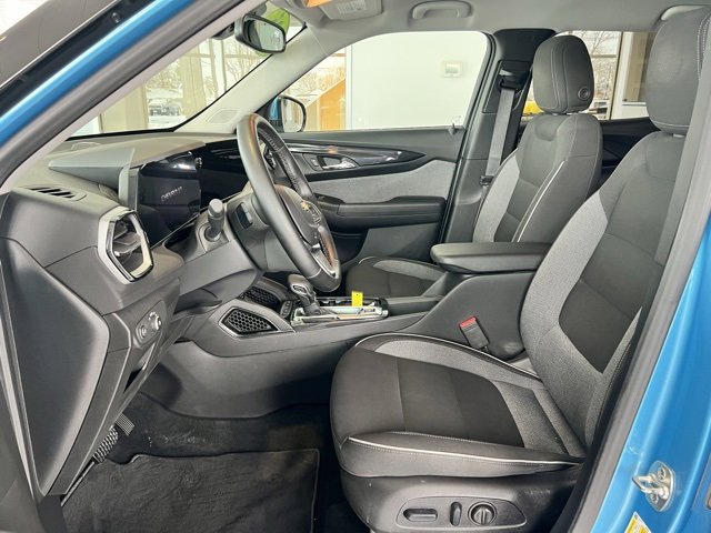 Used 2025 Chevrolet TrailBlazer LT w/ Convenience Package image 8