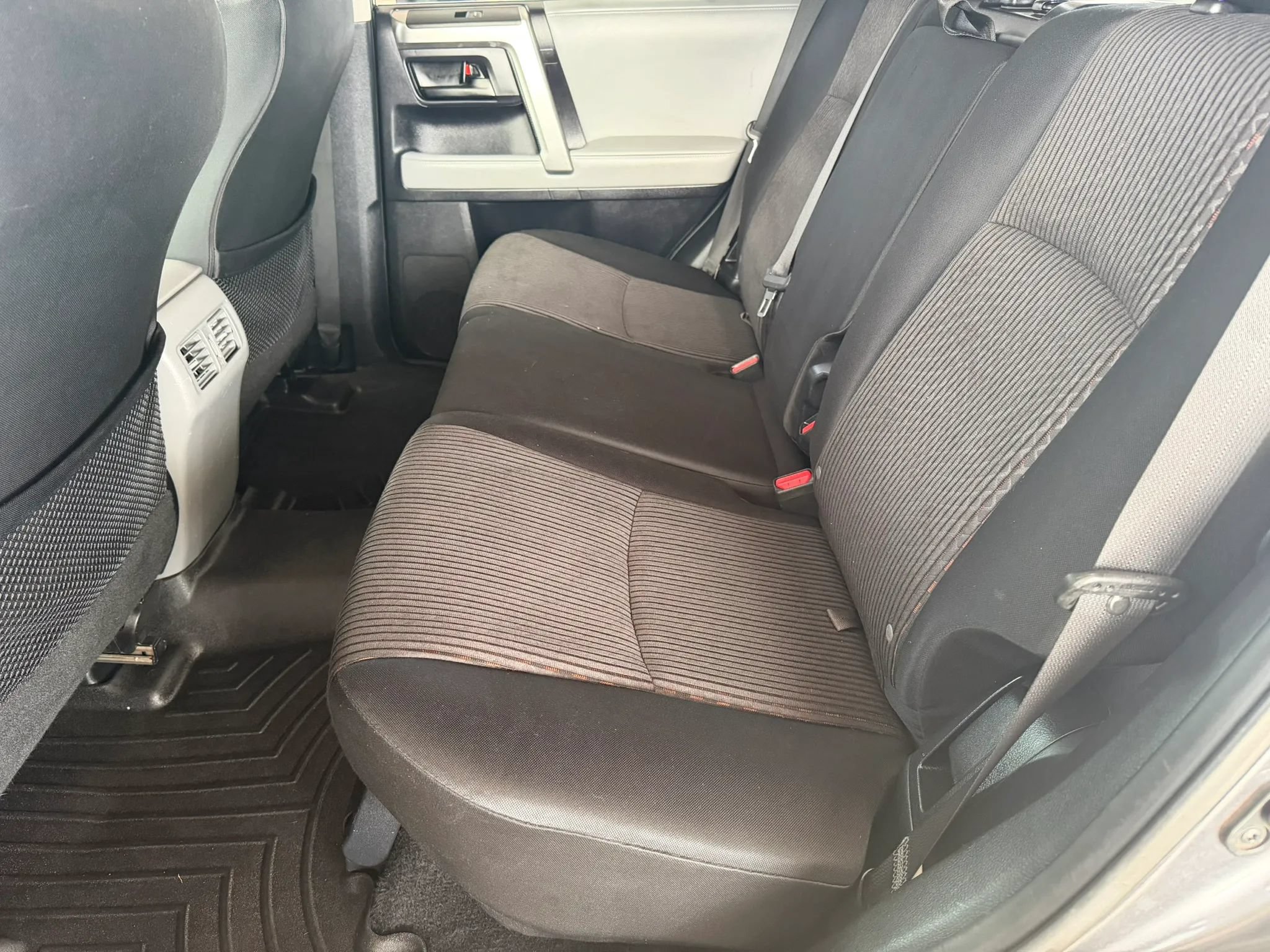 Used 2012 Toyota 4Runner SR5 w/ Convenience Pkg AWD/4WD image 10