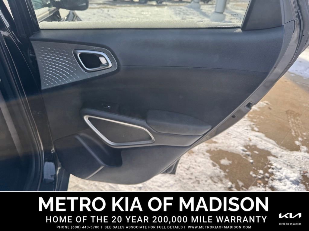 Used 2021 Kia Soul LX image 28