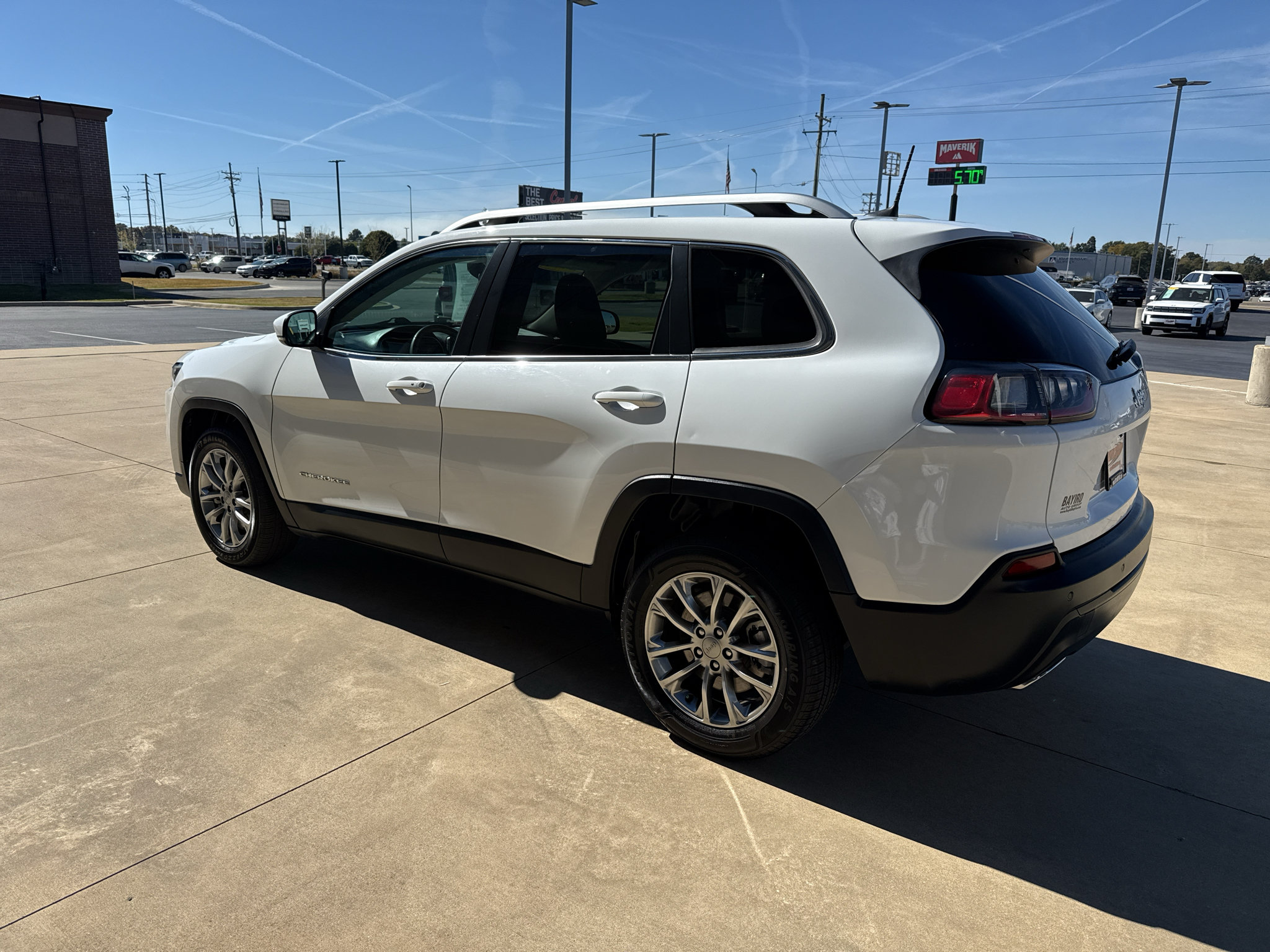 Used 2021 Jeep Cherokee Latitude Lux w/ Comfort/Convenience Group FWD image 5