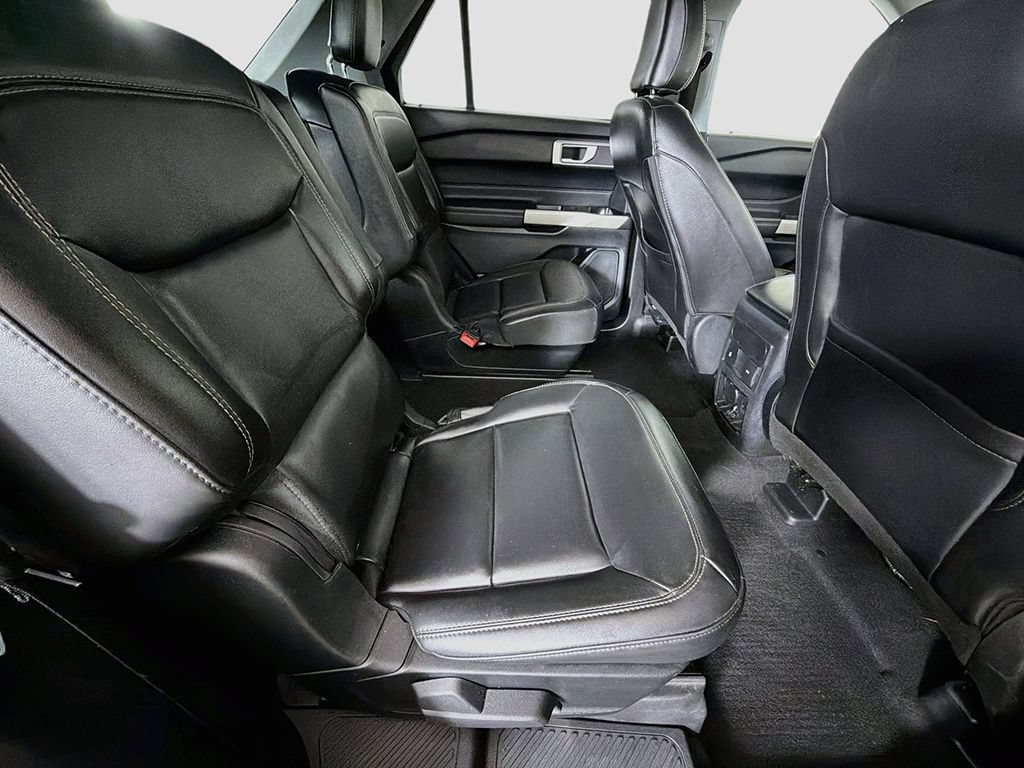Used 2023 Ford Explorer XLT w/ Equipment Group 202A AWD/4WD image 25