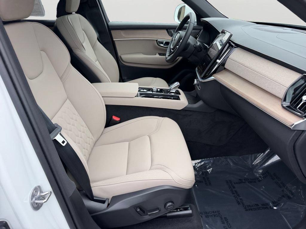 Certified 2026 Volvo XC90 B6 Plus AWD/4WD image 8