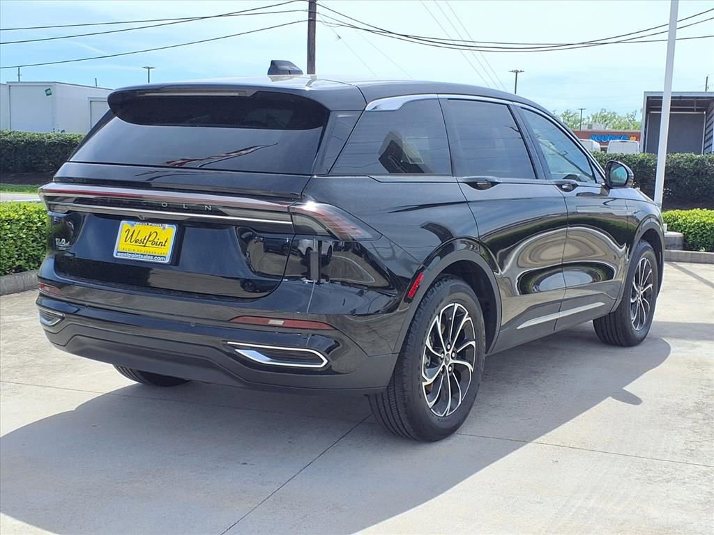 Used 2024 Lincoln Nautilus Premier image 2