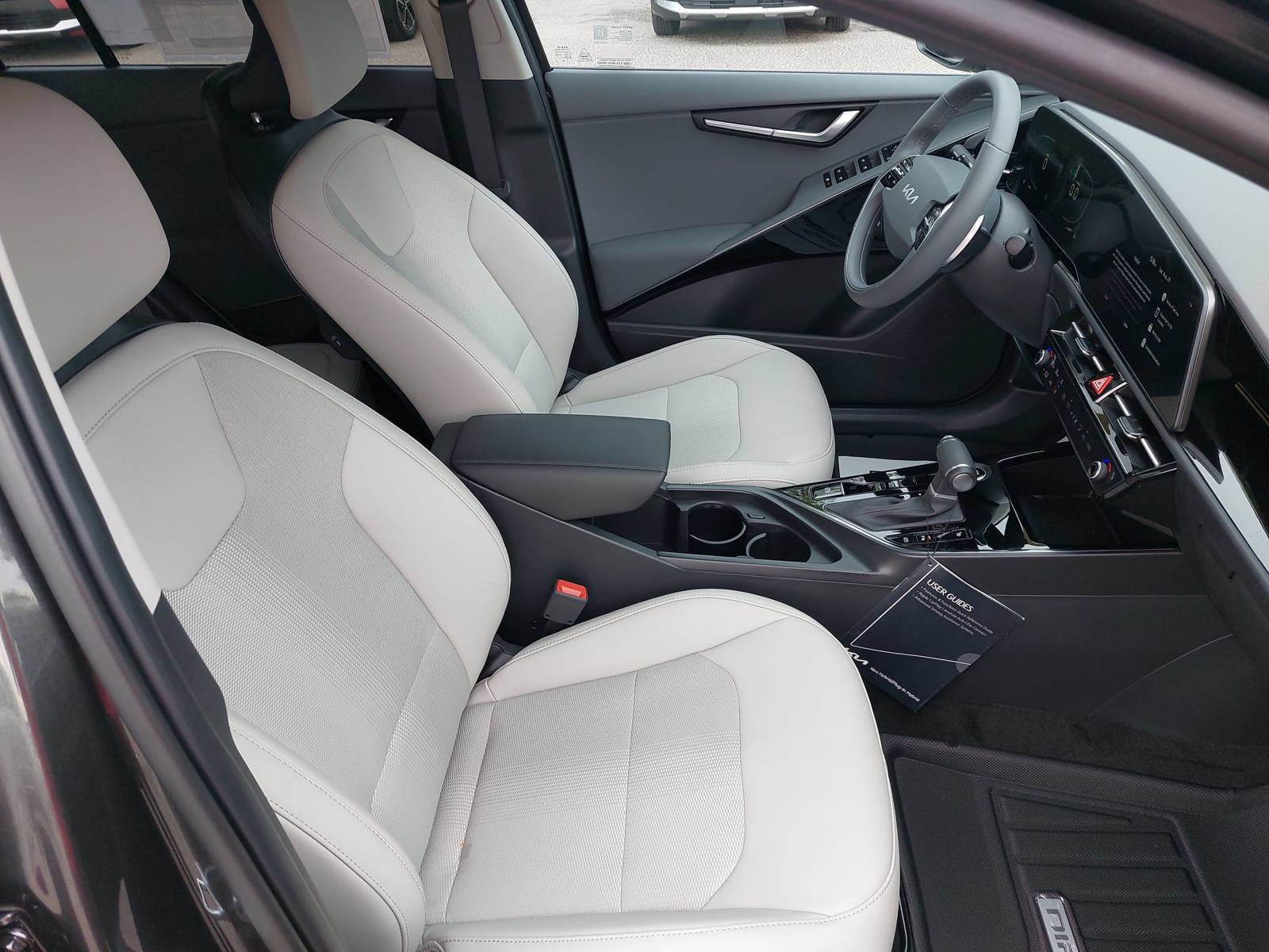 New 2026 Kia Niro EX FWD image 10