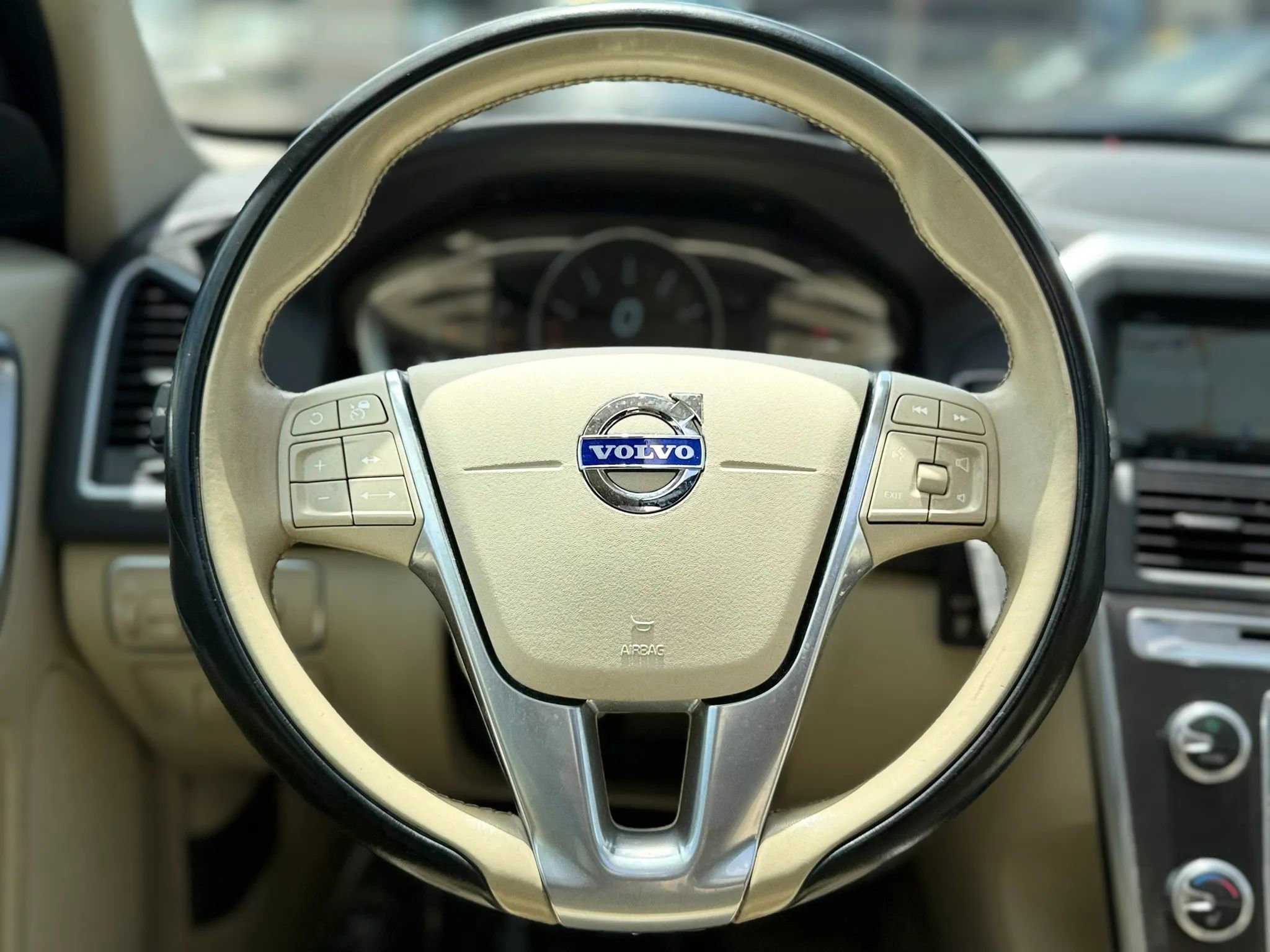 Used 2015 Volvo XC60 T5 Platinum FWD image 39