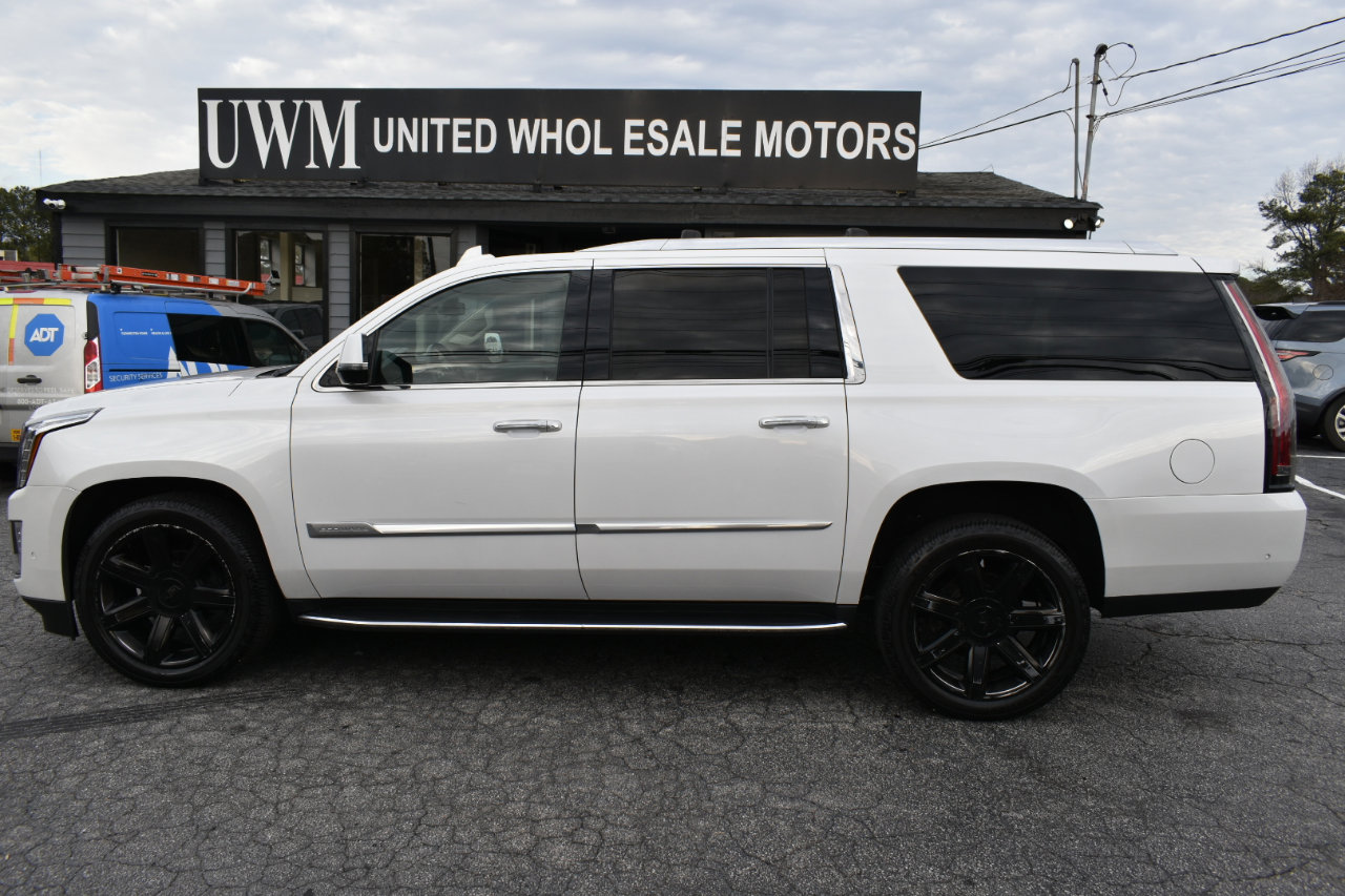 Used 2020 Cadillac Escalade ESV Premium Luxury image 9