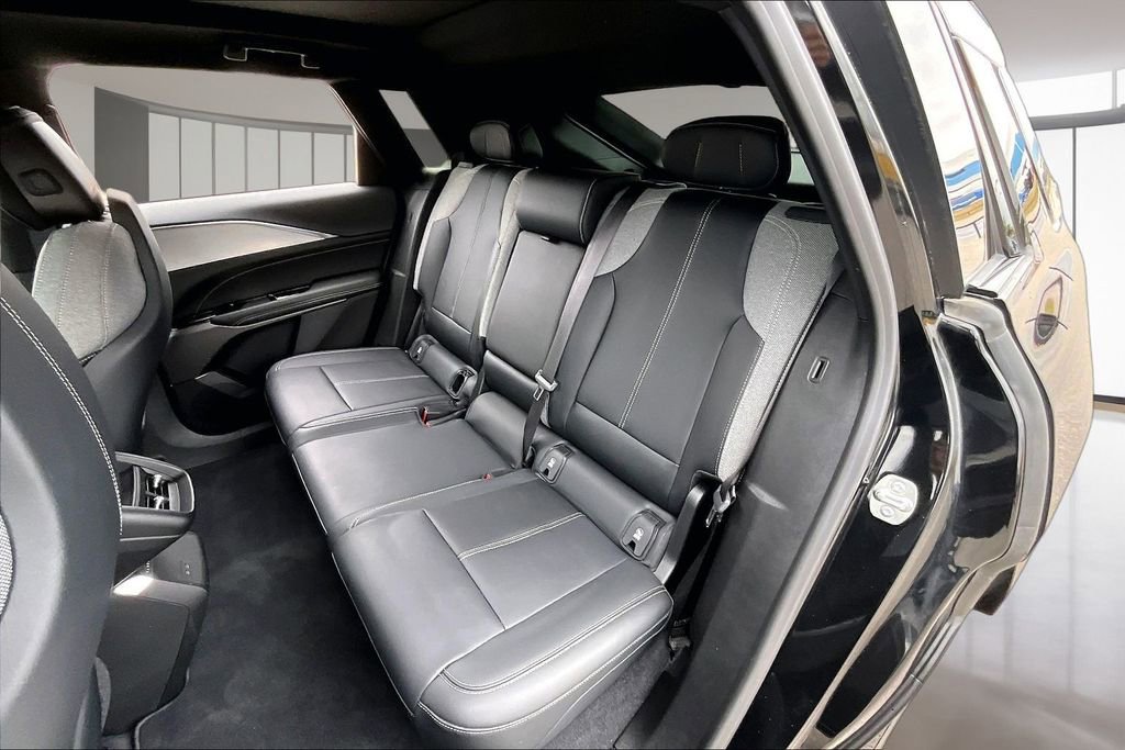 Used 2024 Cadillac Lyriq Tech AWD/4WD image 26