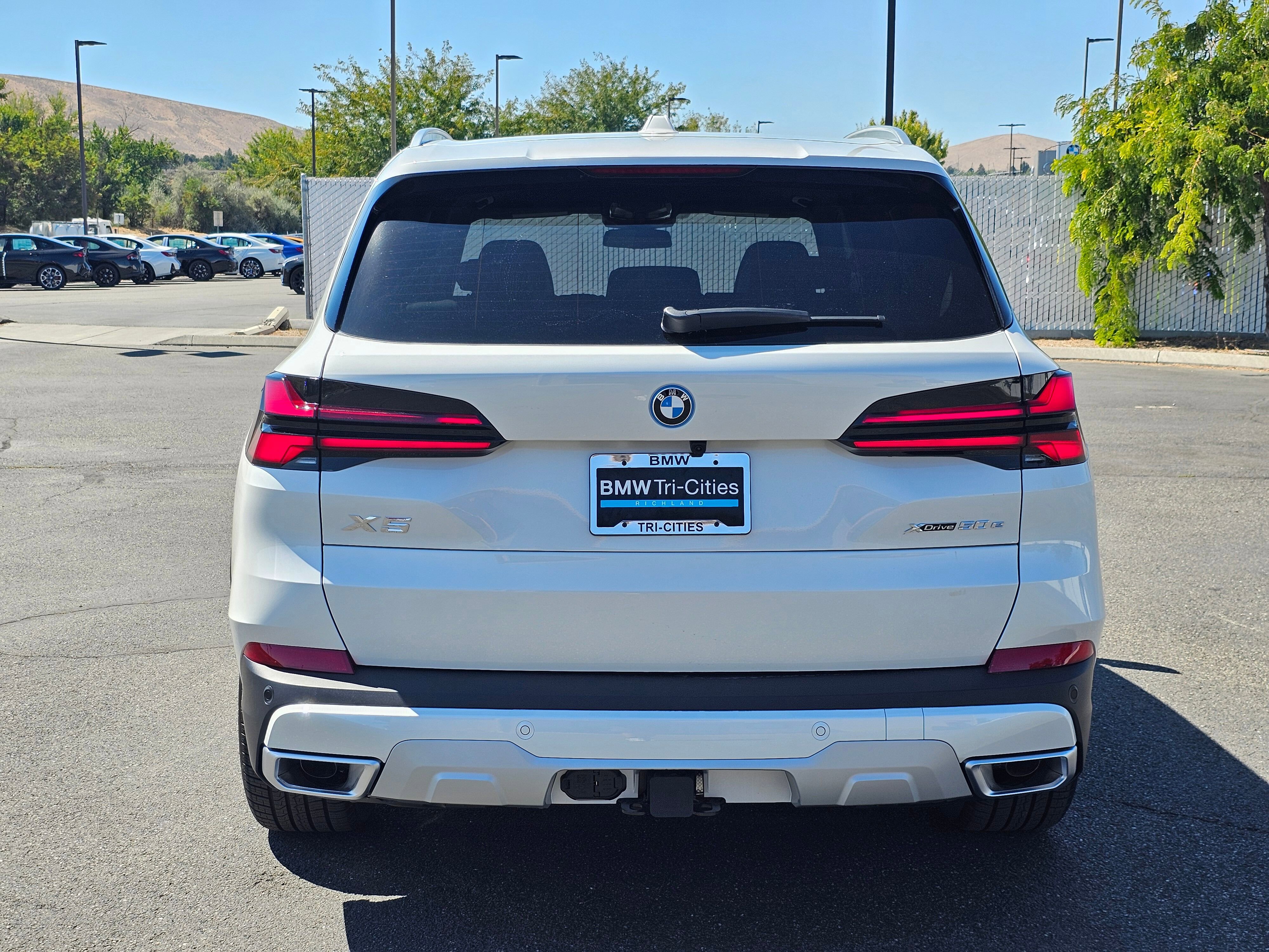 New 2026 BMW X5 xDrive50e image 5