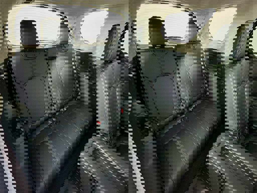 New 2025 Honda Pilot Touring image 38