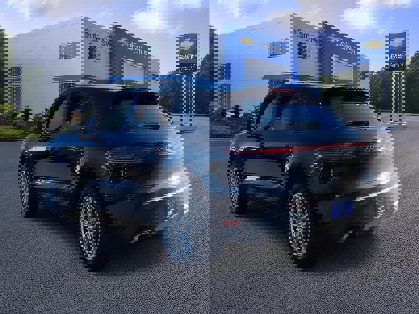 Used 2025 Porsche Macan image 4