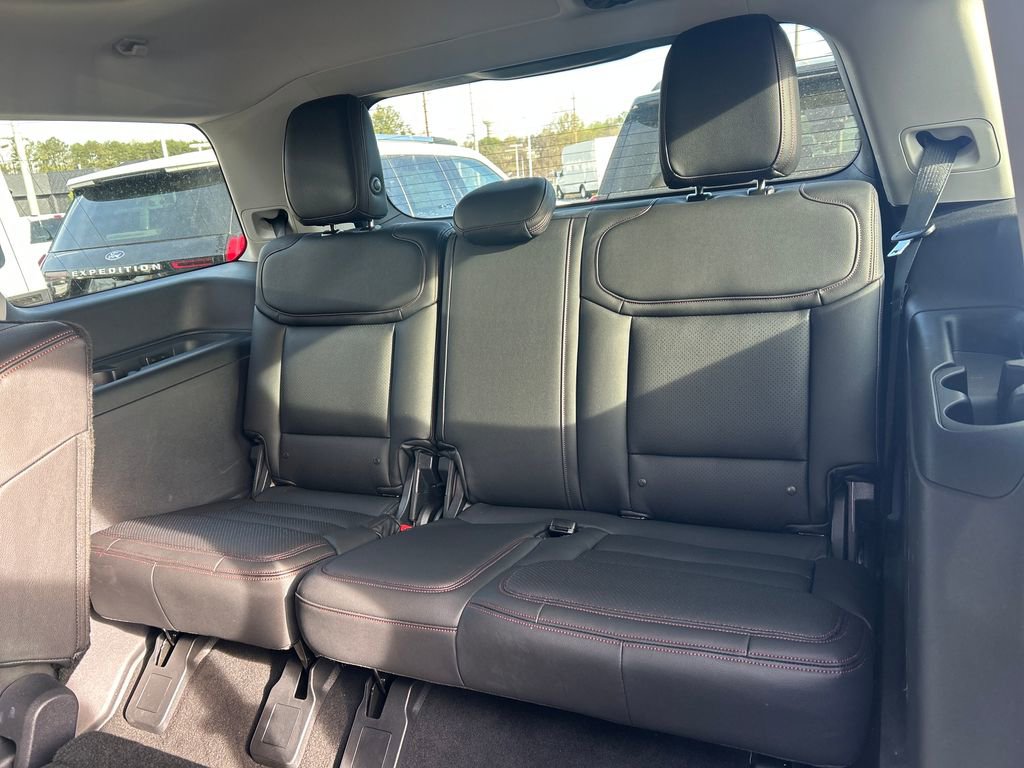 Used 2025 Ford Expedition Active image 31