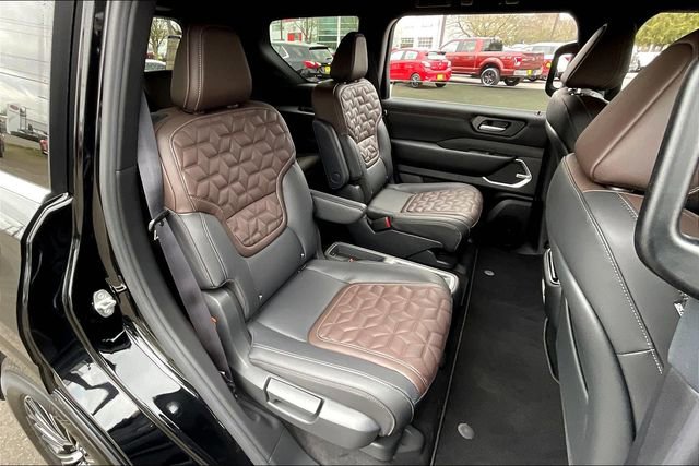 New 2025 Nissan Armada Platinum image 24