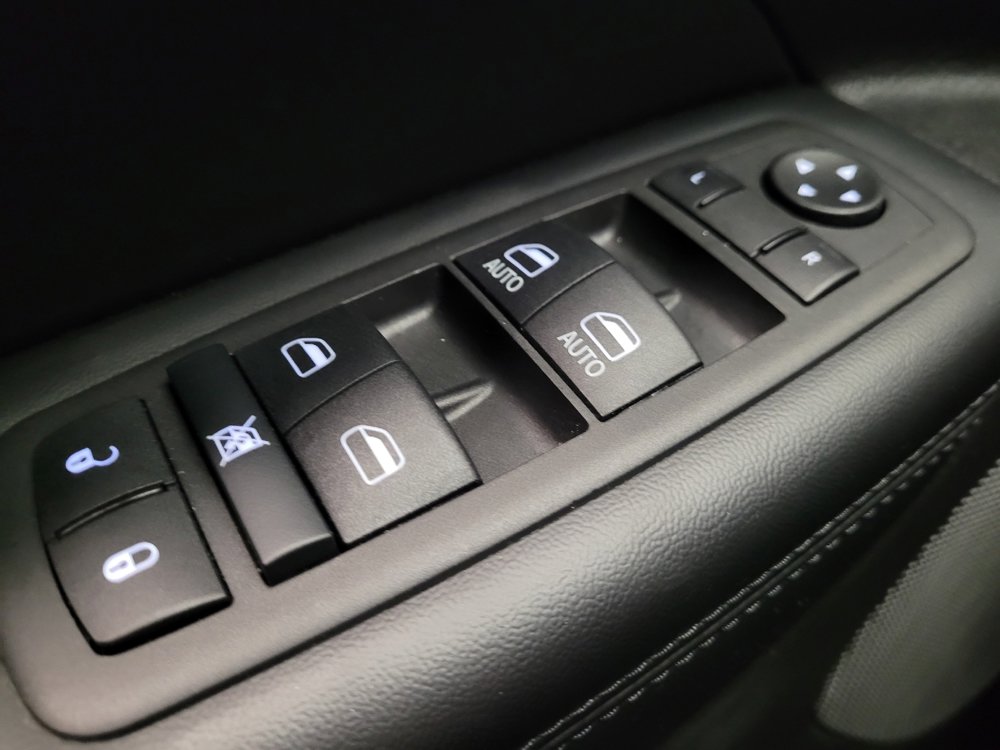 Used 2020 Jeep Grand Cherokee Limited w/ Luxury Group II image 27