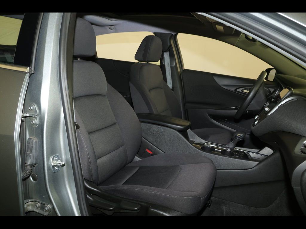 Used 2024 Chevrolet Malibu LT image 29
