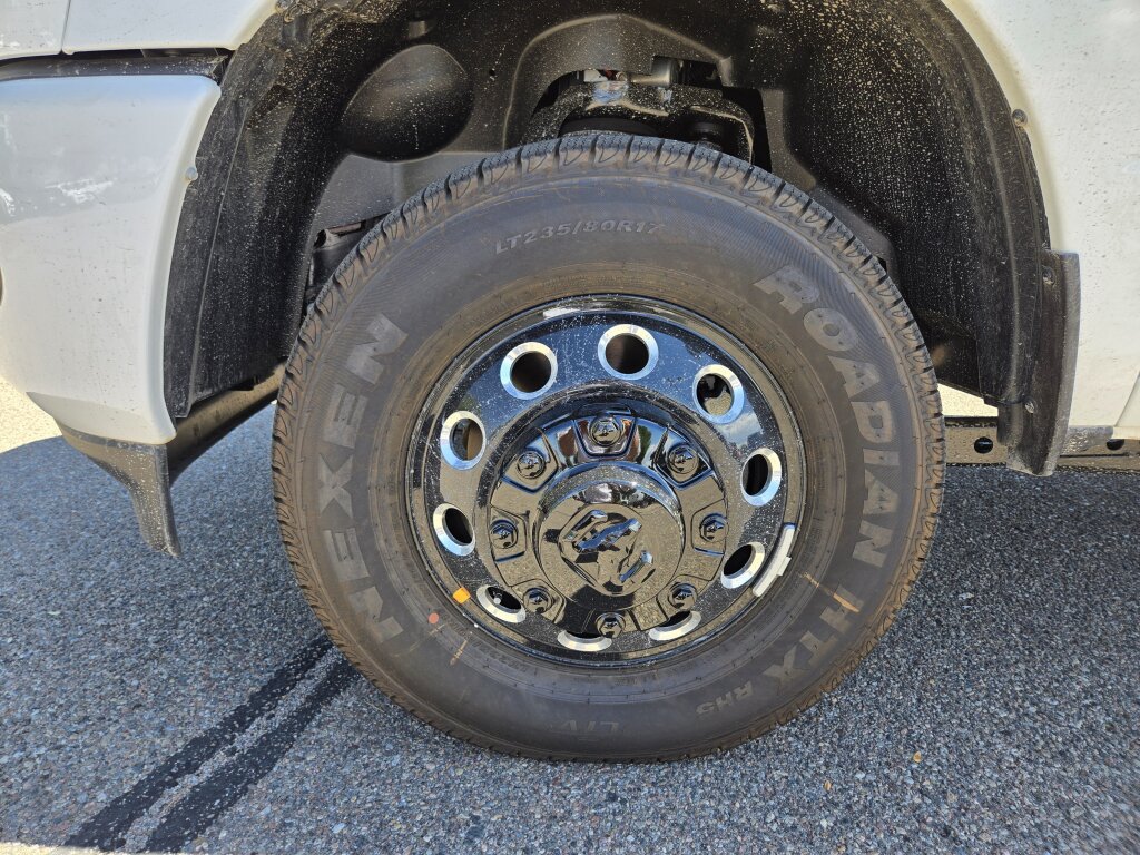 New 2026 RAM 3500 Big Horn AWD/4WD image 15