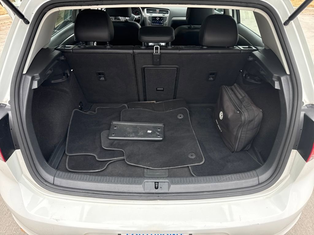 Used 2017 Volkswagen Golf Wolfsburg Edition image 27