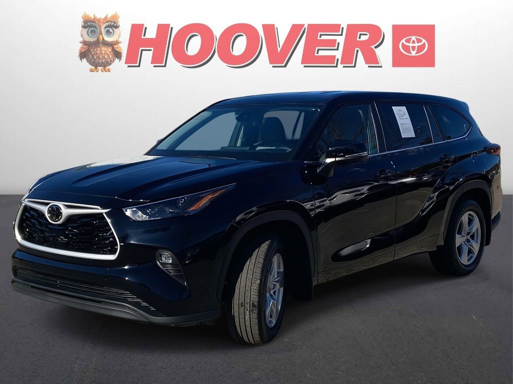 Used 2025 Toyota Highlander LE image 7