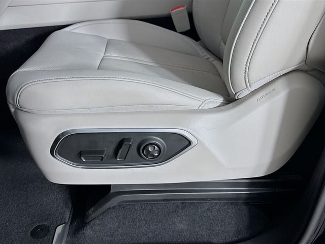 New 2026 Jeep Grand Wagoneer L Limited AWD/4WD image 23