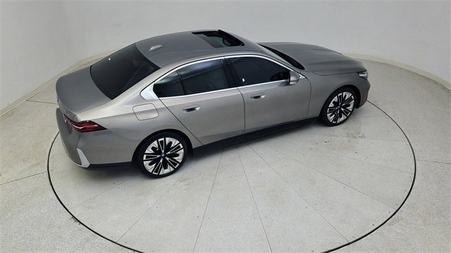 Used 2025 BMW i5 xDrive40 image 86