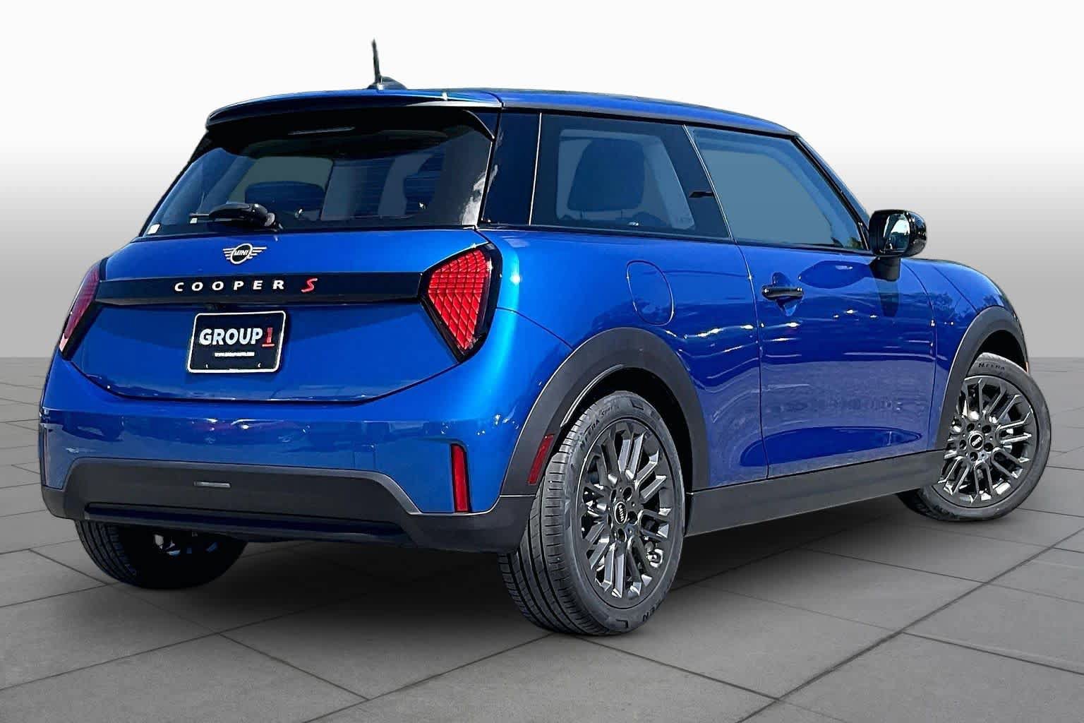 Used 2025 MINI Cooper S FWD image 11
