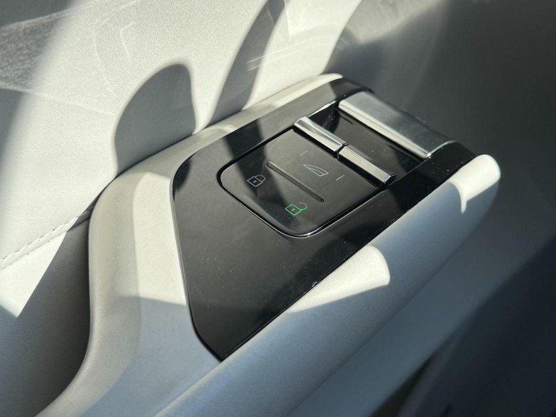 Certified 2025 Volvo EX90 Ultra image 23