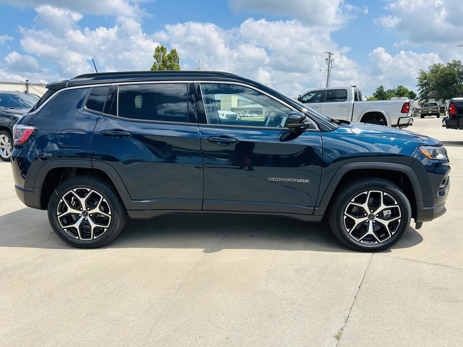 New 2026 Jeep Compass Limited AWD/4WD image 38