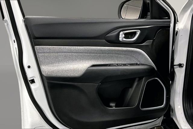 Used 2024 Jeep Compass Latitude image 20