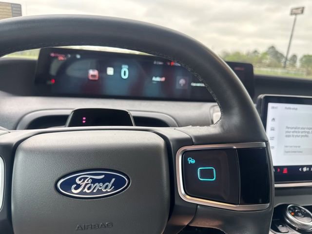 Used 2025 Ford Expedition Active image 17