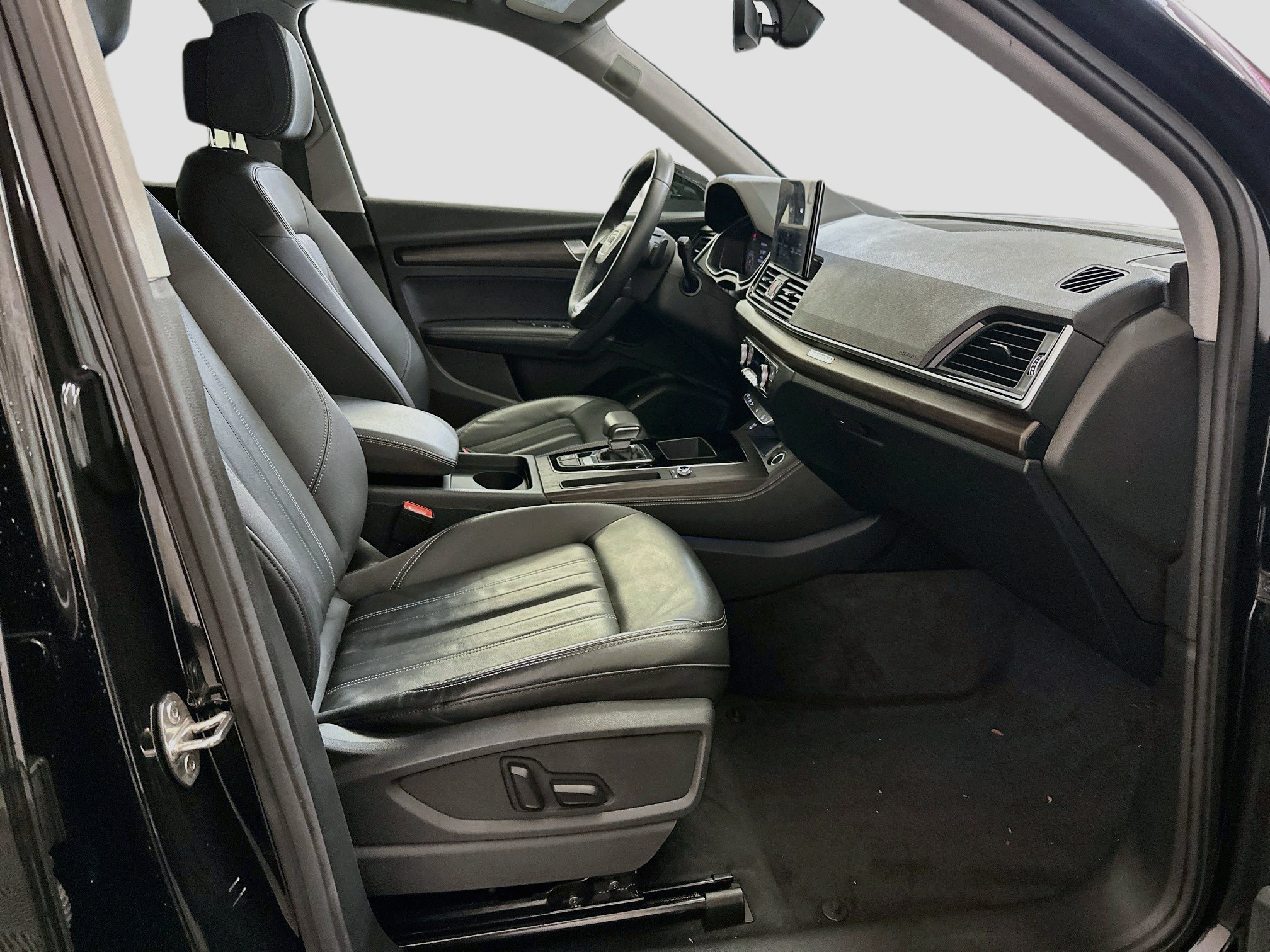 Used 2023 Audi Q5 2.0T Premium Plus w/ Premium Plus Package AWD/4WD image 34
