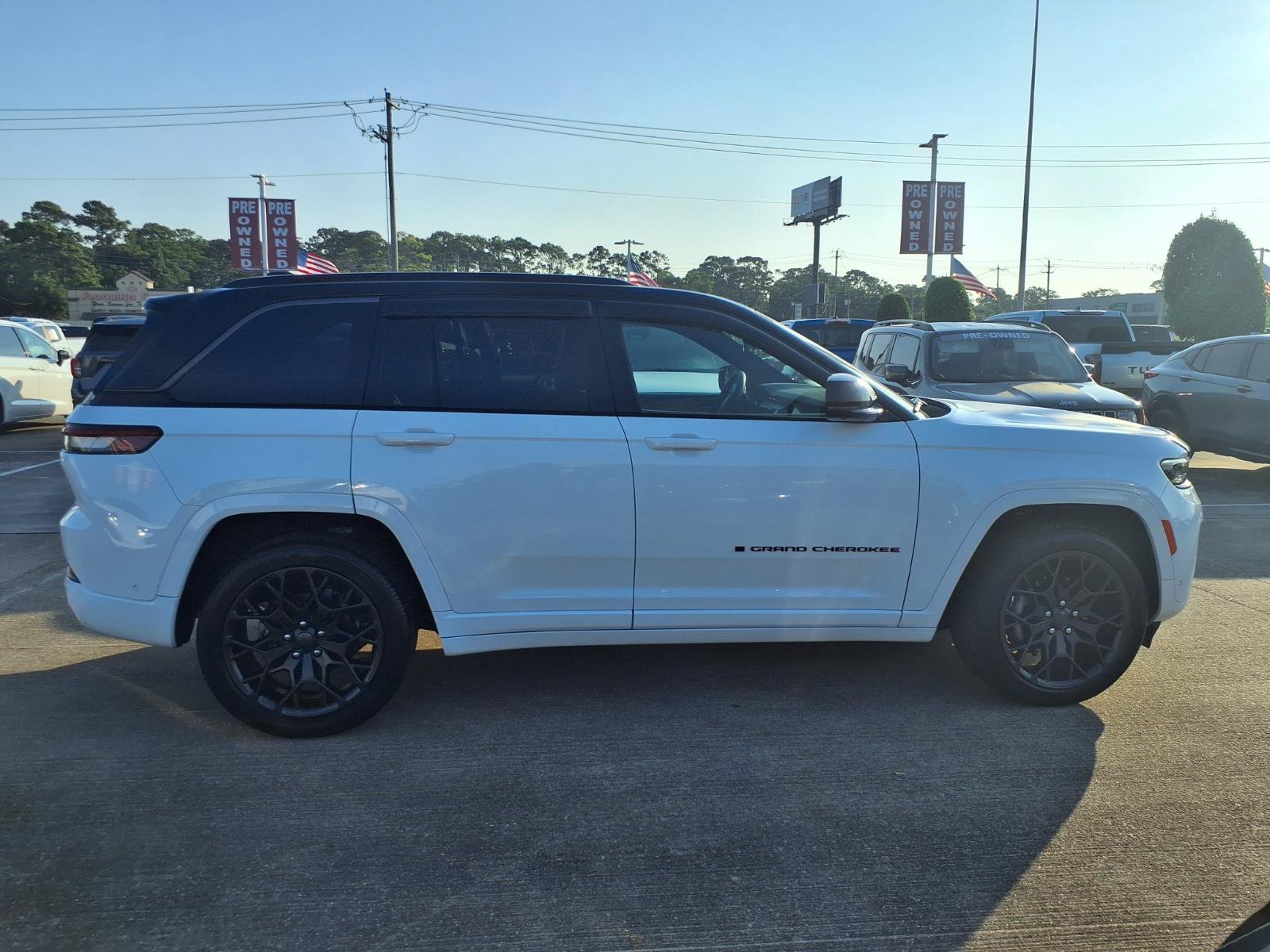 Used 2026 Jeep Grand Cherokee Summit w/ Obsidian Package AWD/4WD image 9