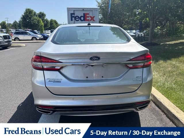 Used 2017 Ford Fusion SE w/ Fusion SE Technology Package FWD image 6