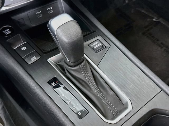 Used 2025 Nissan Kicks SV FWD image 16