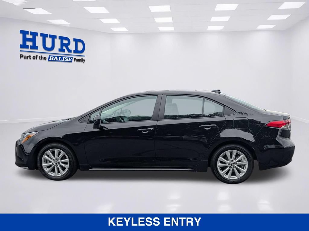 Used 2025 Toyota Corolla LE w/ LE Premium Package FWD image 6