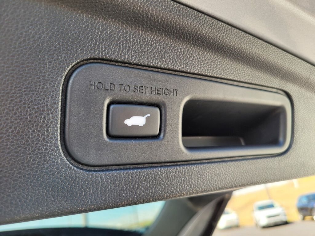 Used 2022 Acura MDX w/ Technology Package AWD/4WD image 10