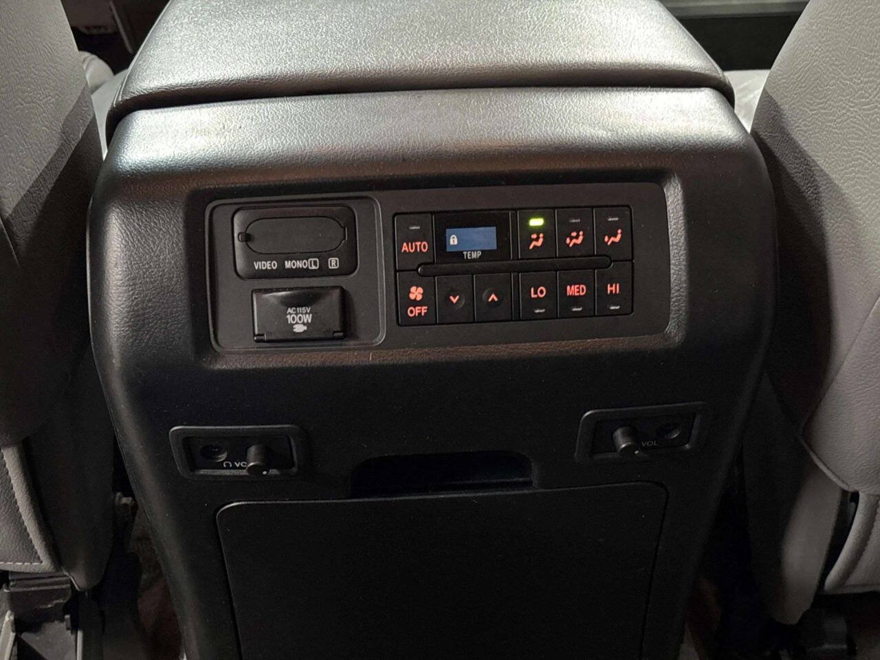 Used 2008 Toyota Sequoia Limited AWD/4WD image 28