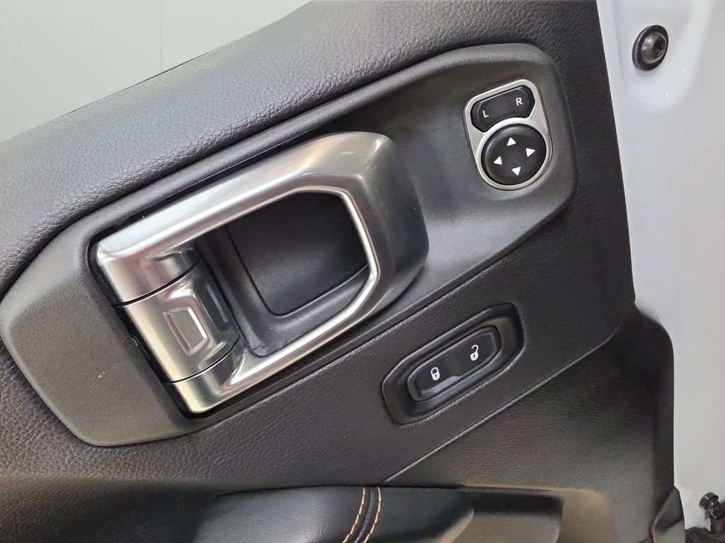 Certified 2025 Jeep Wrangler Sahara image 15