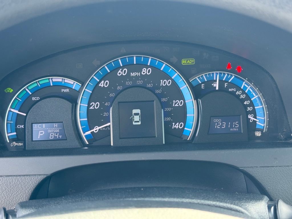 Used 2012 Toyota Camry LE image 18