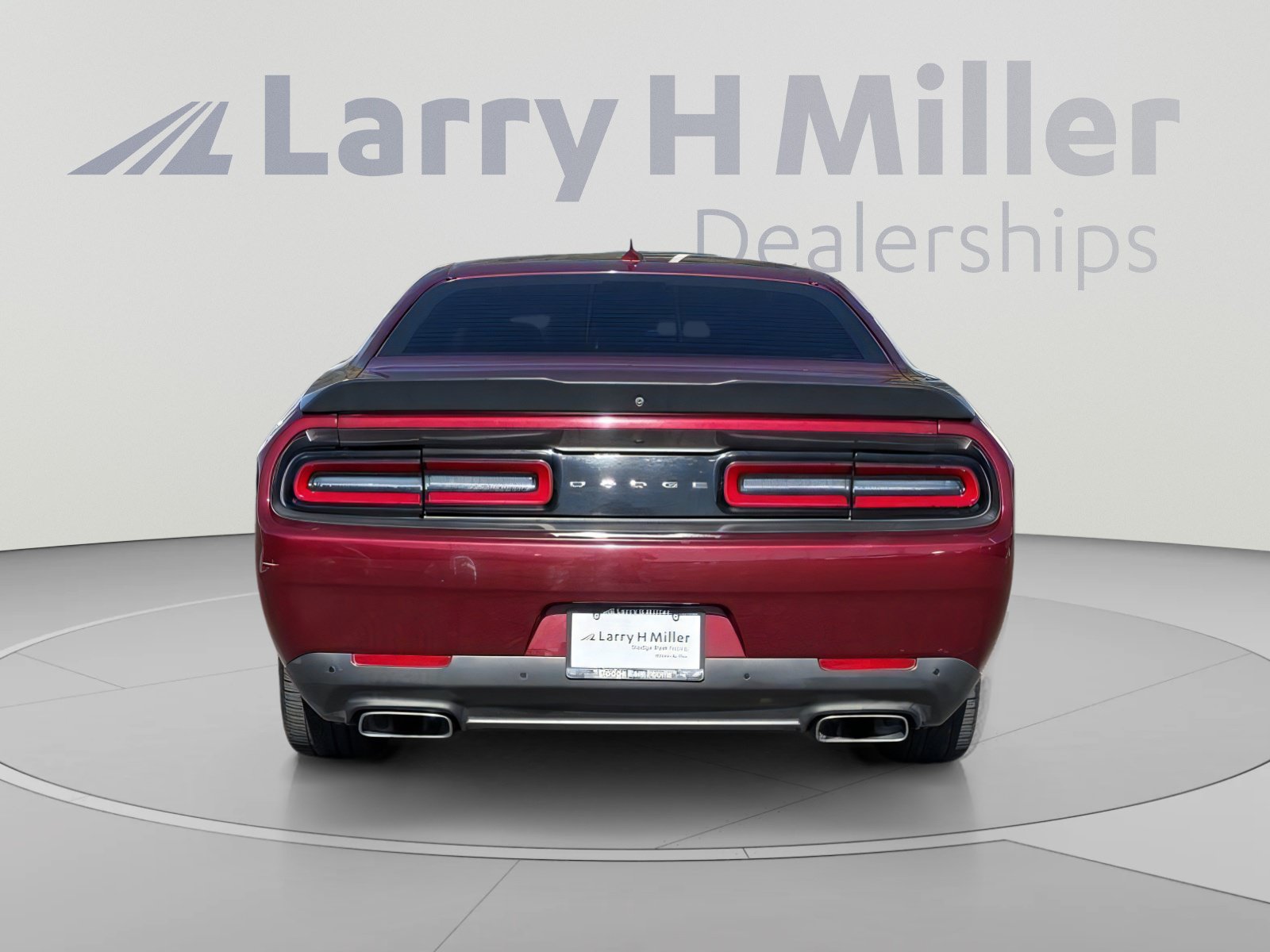 Used 2018 Dodge Challenger R/T Scat Pack w/ Leather Interior Group RWD image 6