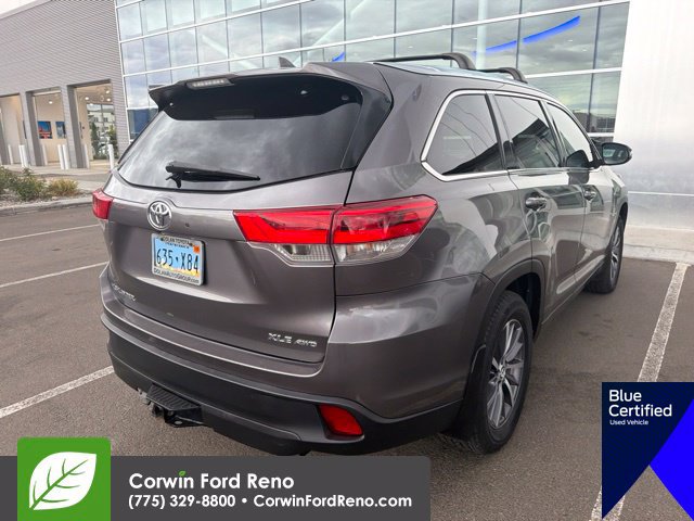 Used 2017 Toyota Highlander XLE AWD/4WD image 9