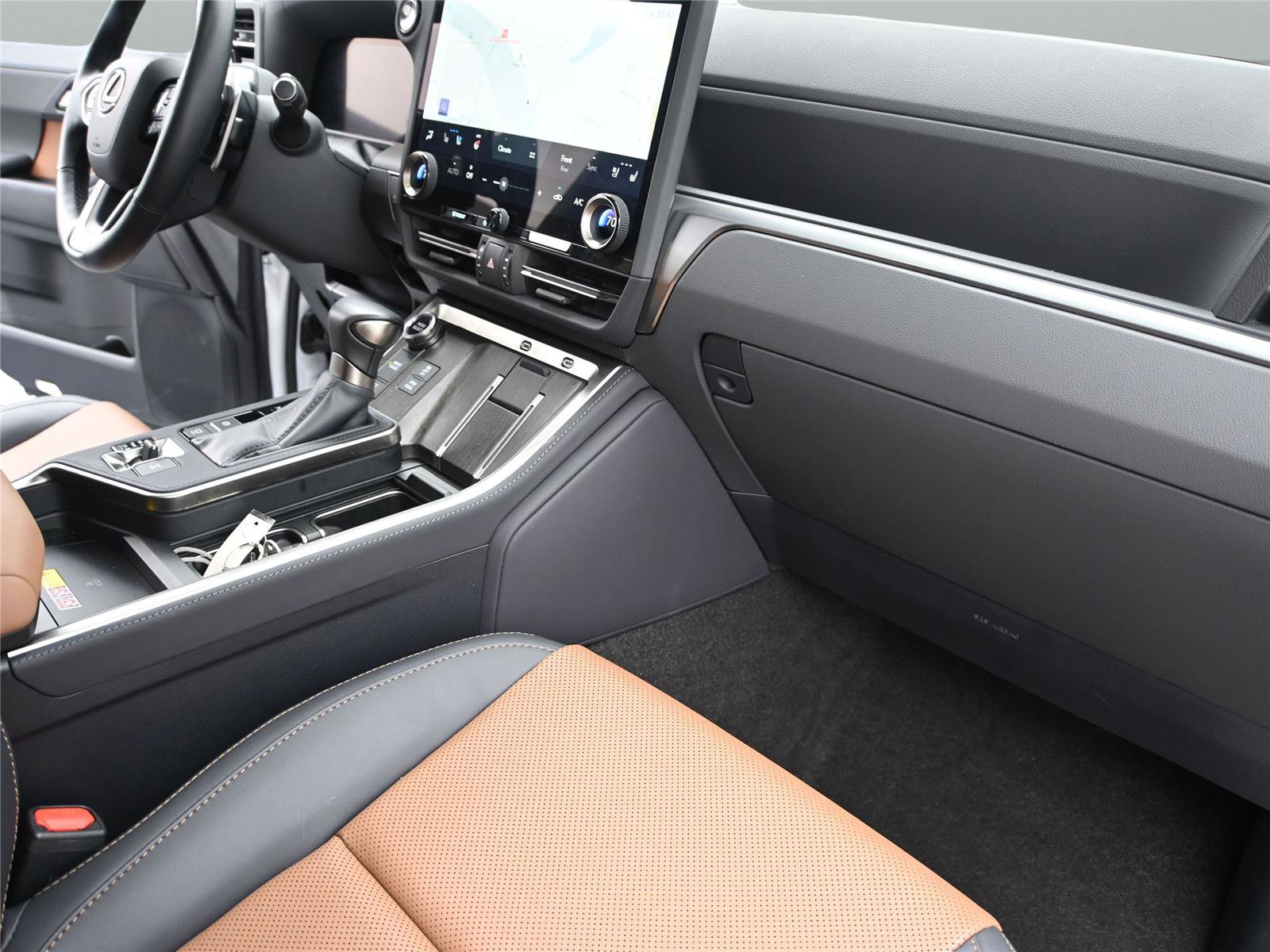 Used 2024 Lexus GX 550 image 17