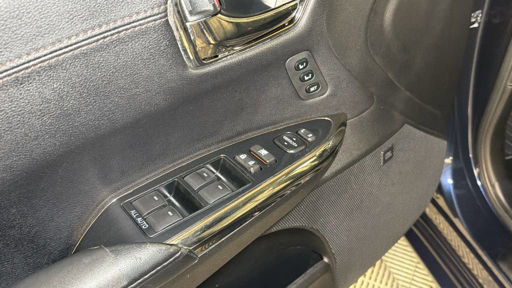 Used 2016 Toyota Avalon Limited image 23