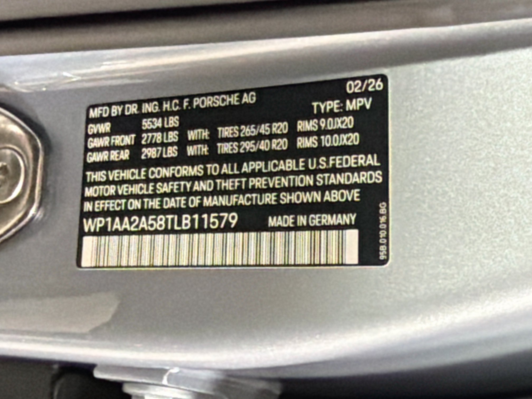 Certified 2026 Porsche Macan AWD/4WD image 42