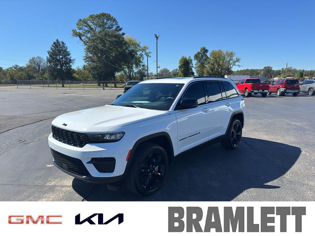 Used 2024 Jeep Grand Cherokee Altitude