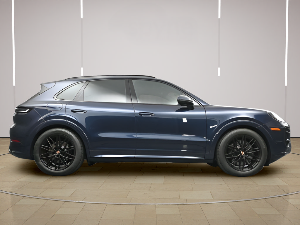 Certified 2026 Porsche Cayenne GTS AWD/4WD image 31
