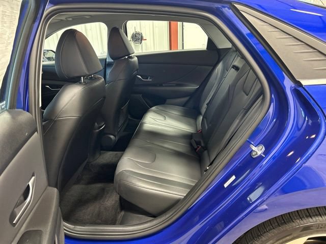 Used 2023 Hyundai Elantra Limited FWD image 18