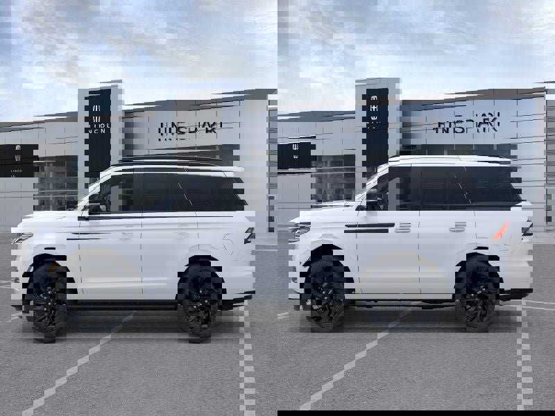 New 2025 Lincoln Navigator Reserve w/ Jet Appearance Package image 3